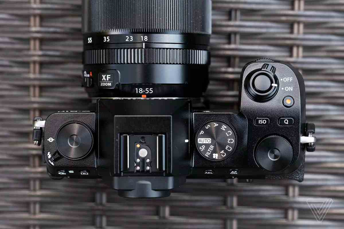 Fujifilm X-S10 (DP Review)