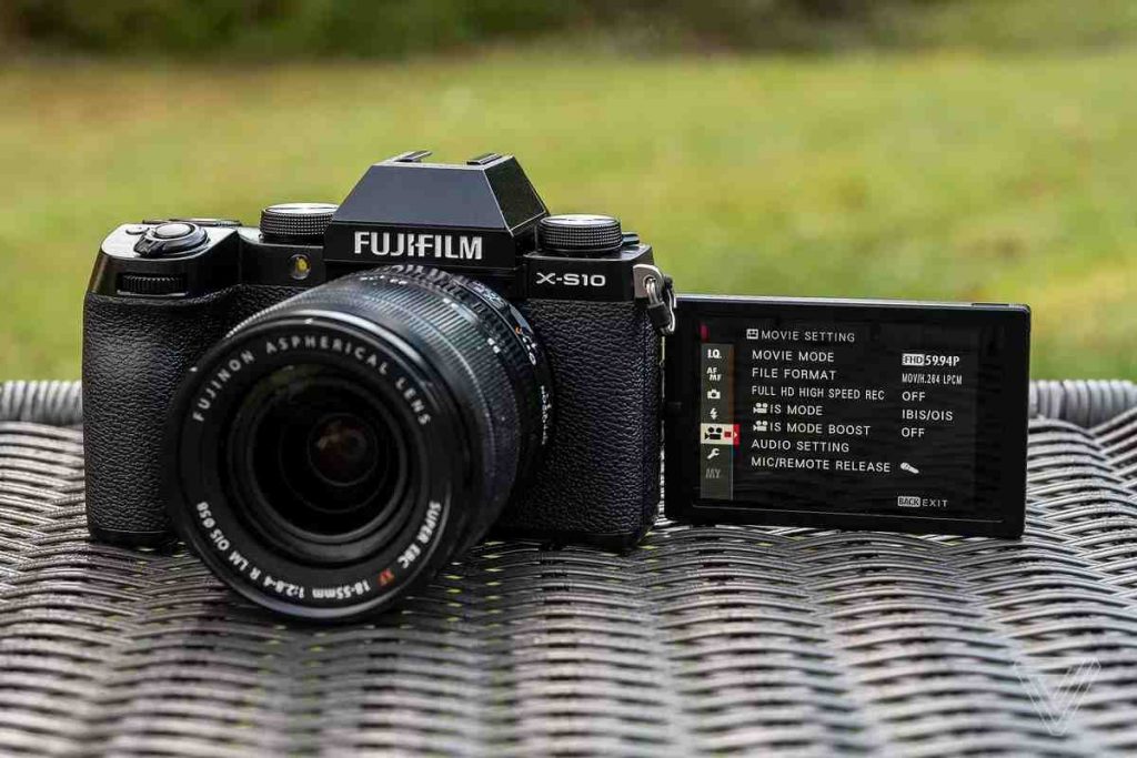 Fujifilm X-S10 (The Verge)