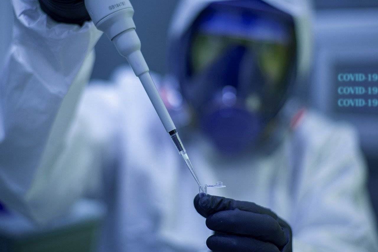il Vaccino anti Covid AstraZeneca (Pixabay)