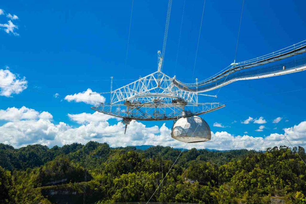 Radiotelescopio di Arecibo (Adobe Stock)