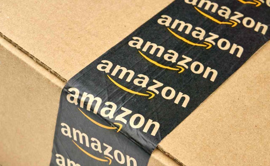 Pacco Amazon (Adobe Stock)