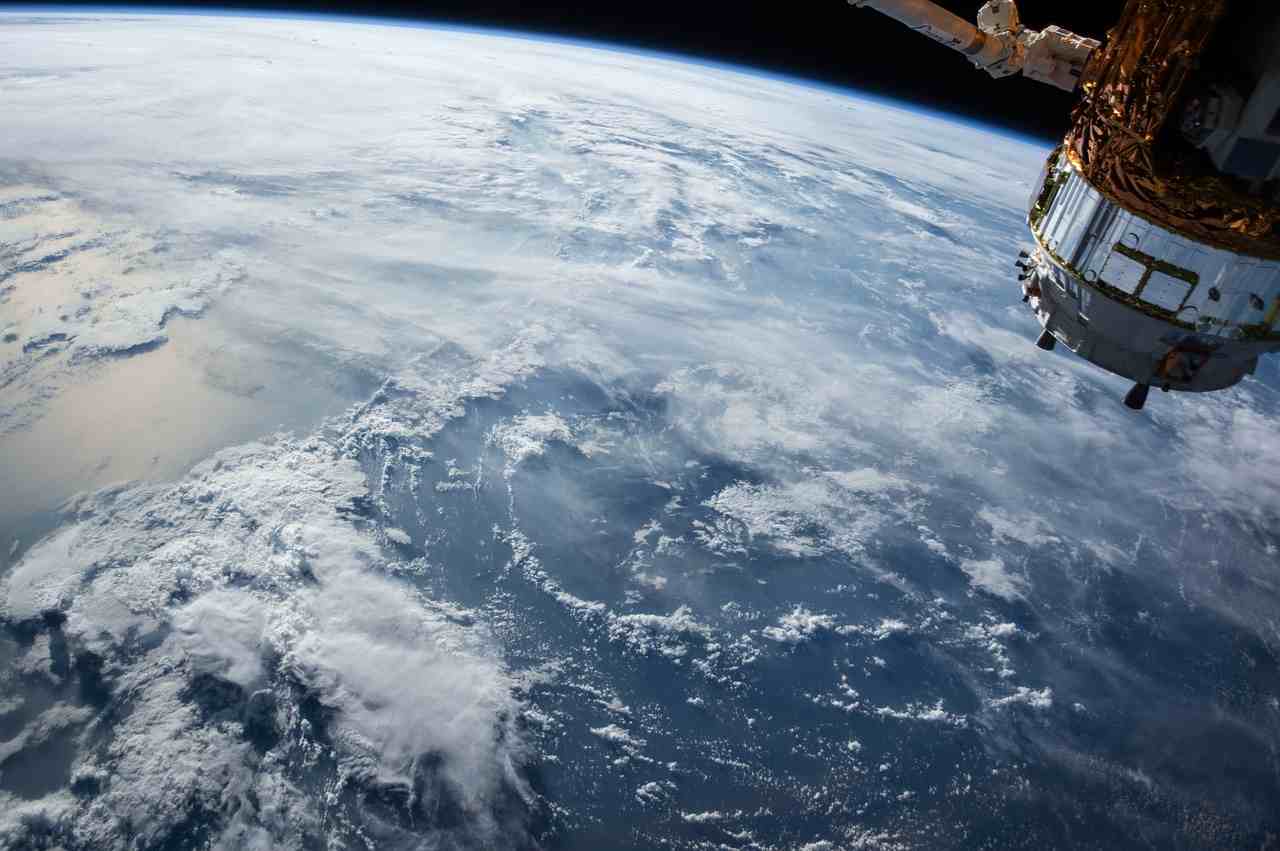 Satellite per la ricezione dei canali (Adobe Stock)