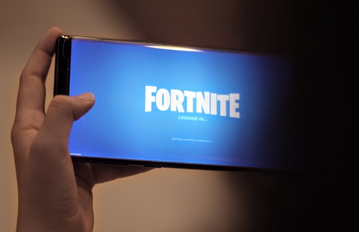 Google, logo Fortnite (Photo by Joshua Hoehne on Unsplash)