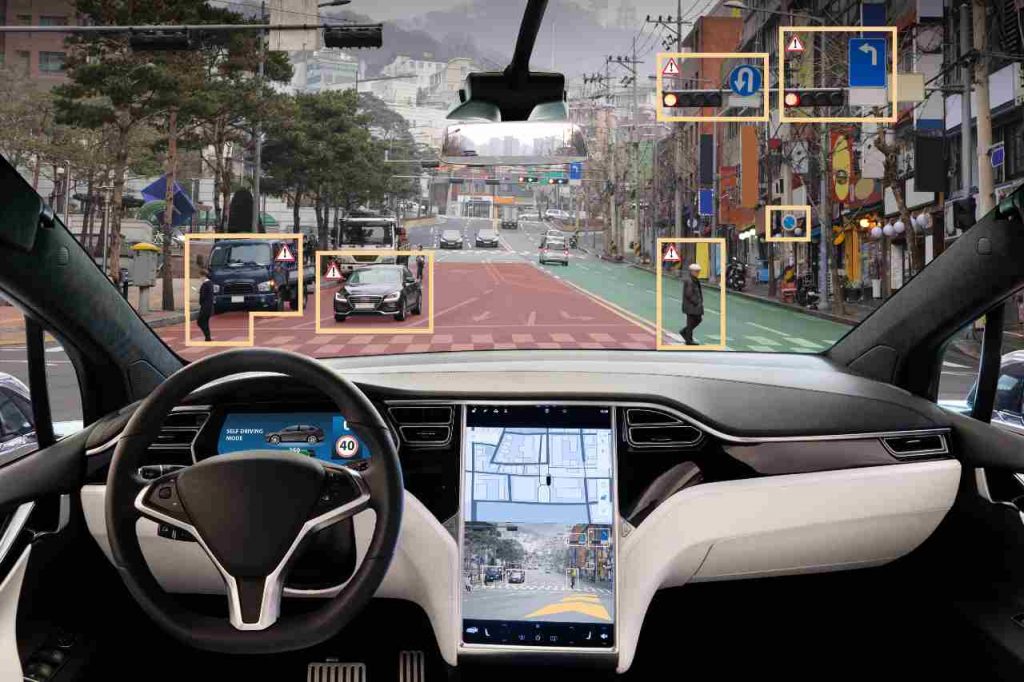 Sistema di guida autonoma (Adobe Stock)