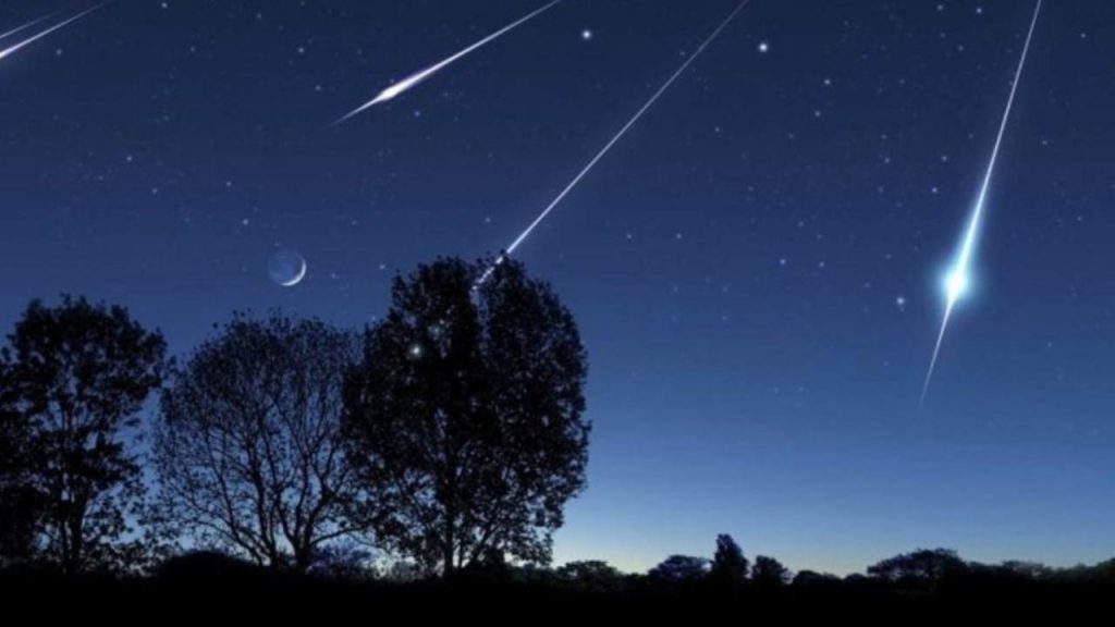 Cielo con meteoriti