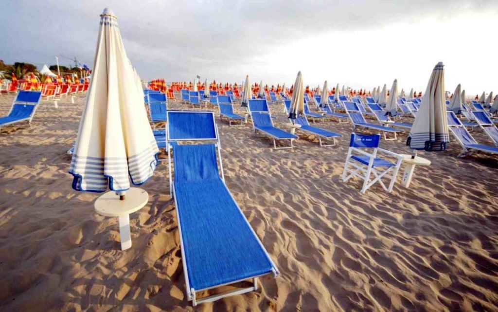 Covid, estate in spiaggia: ecco come (Foto Skytg24)