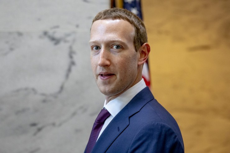 Facebook, milioni di dati rubati (Foto Forbes)