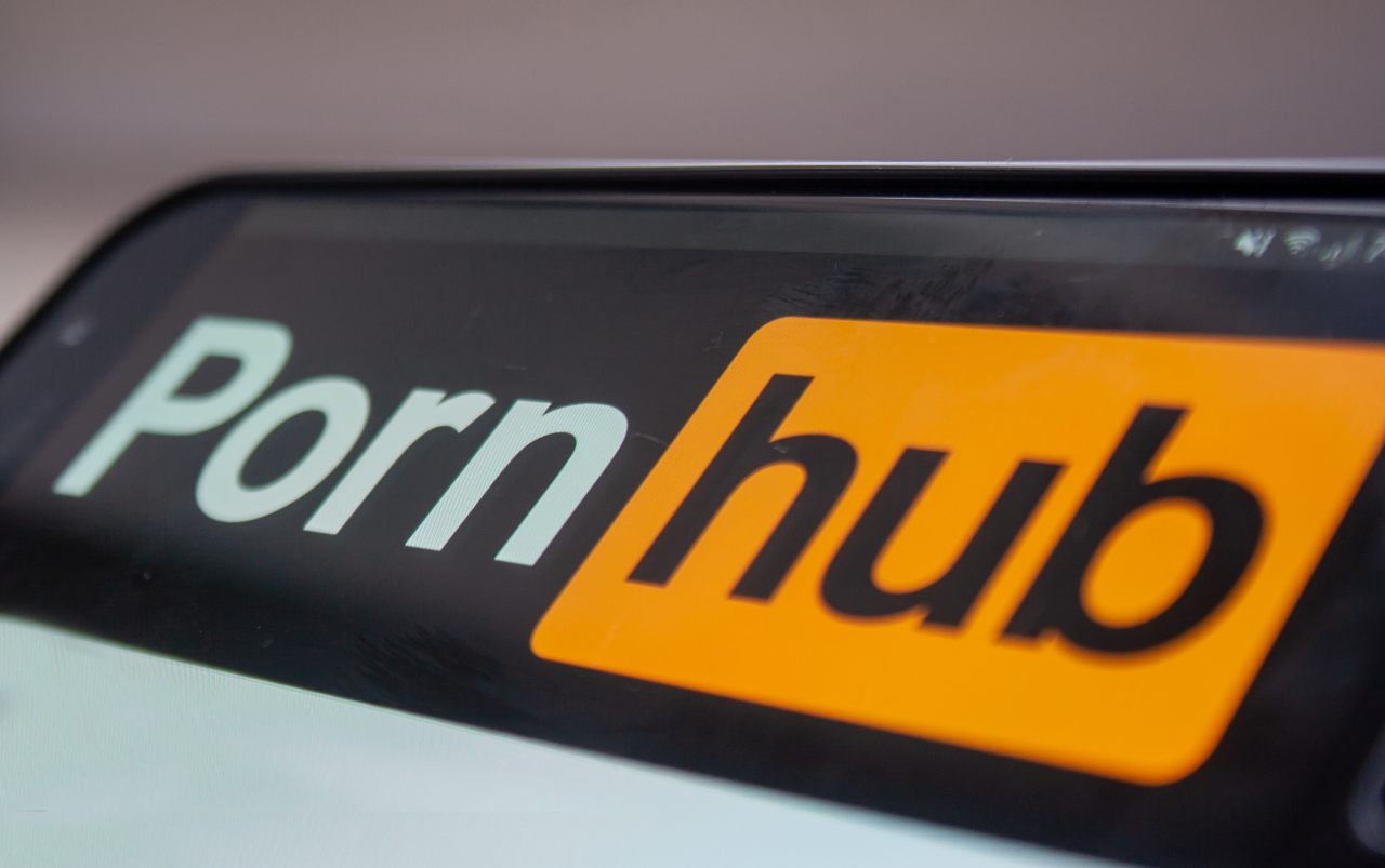 PornHub e l'AI (Adobe Stock)