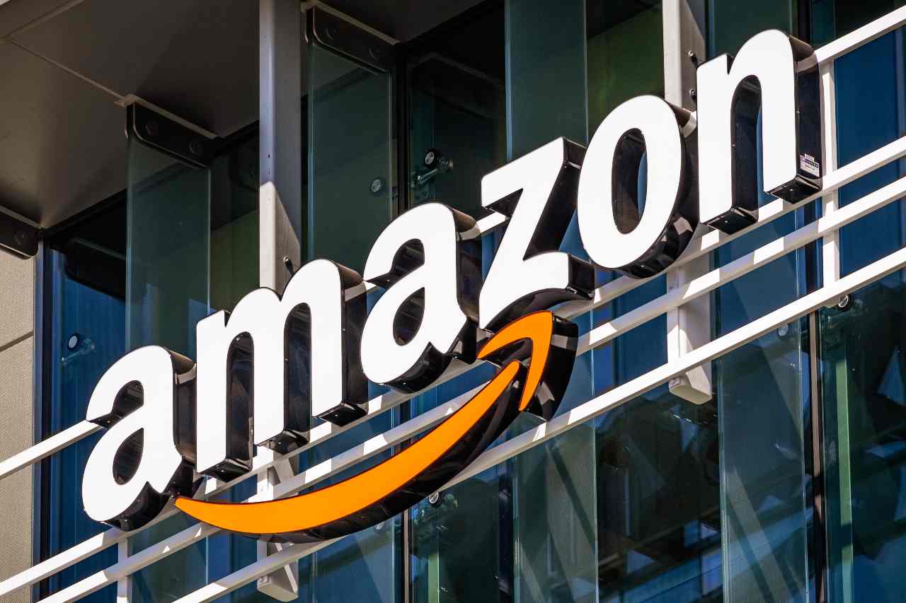 Amazon, un grande alleato nella lotta alla contraffazione (Adobe Stock)