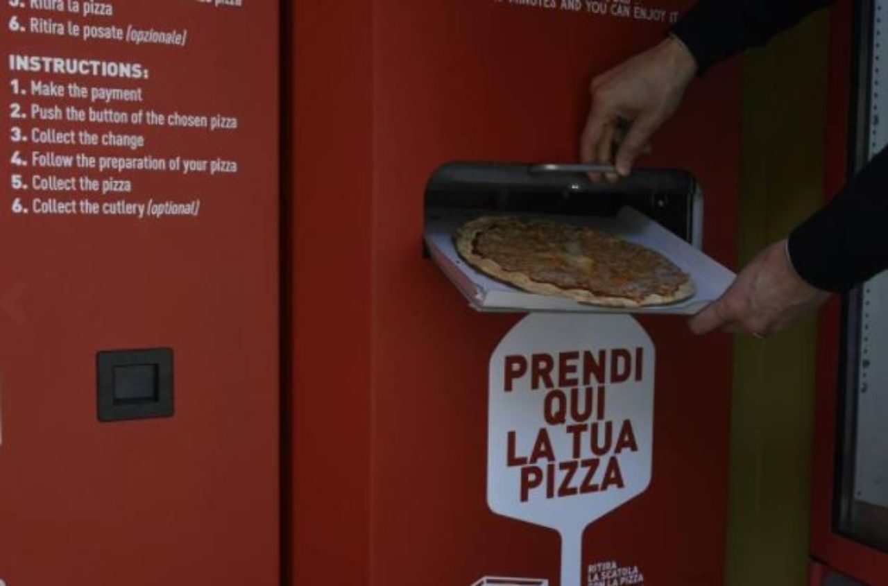 Pizza automatica a Roma (Foto Corriere.it)