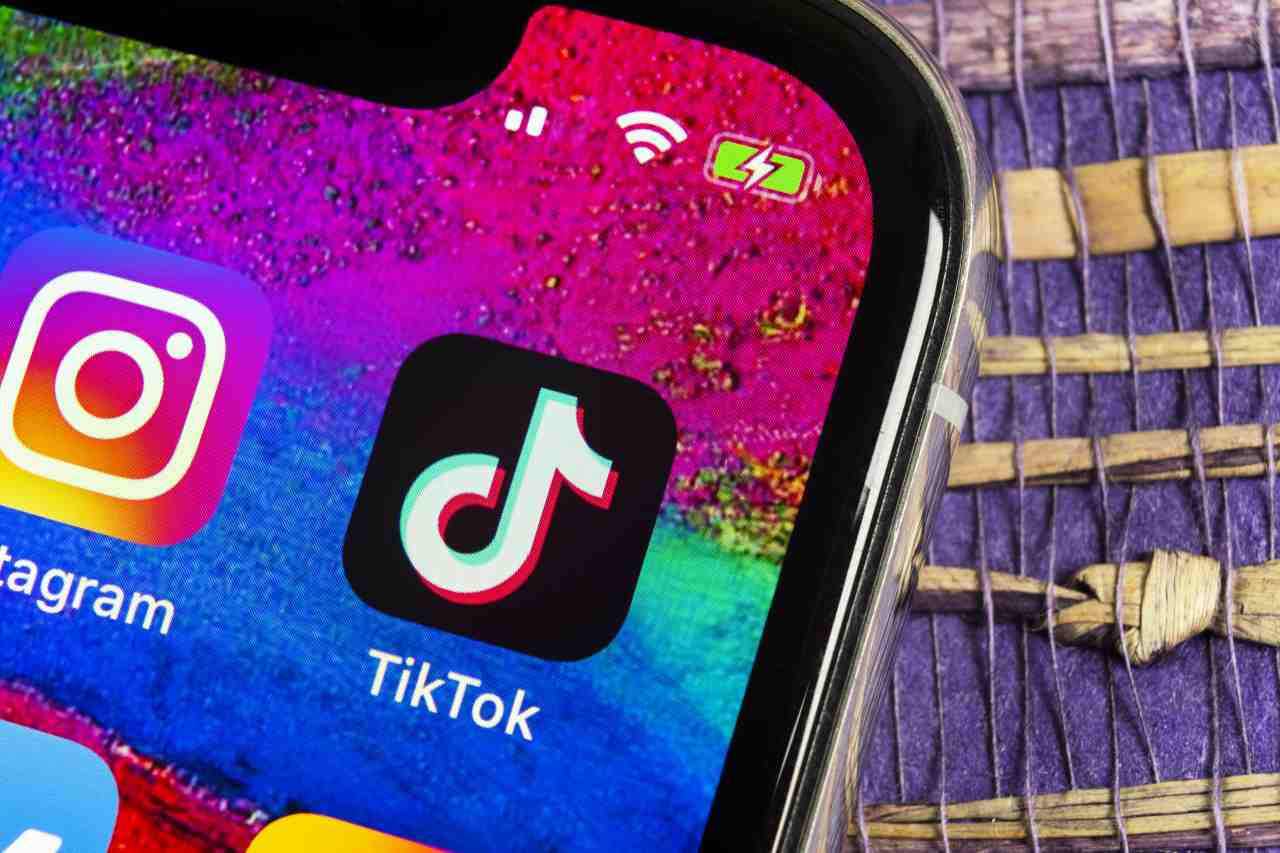 TikTok, il social cinese del momento (Adobe Stock)