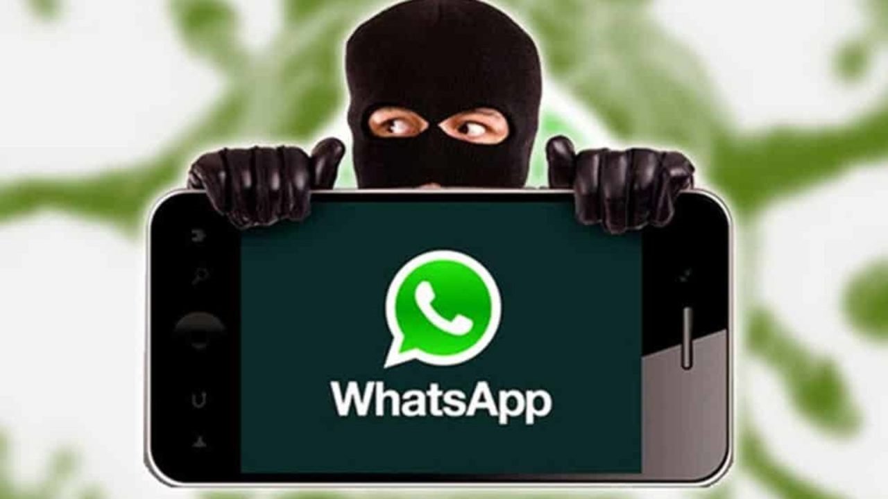 Nuova truffa WhatsApp (Foto Udicon)