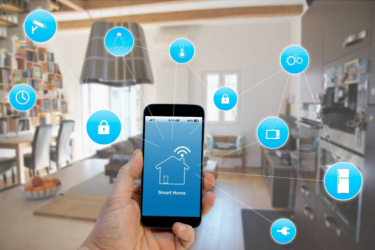 Come avere la casa smart: tutta la tecnologia per connettere l'abitazione (foto Adobestock)