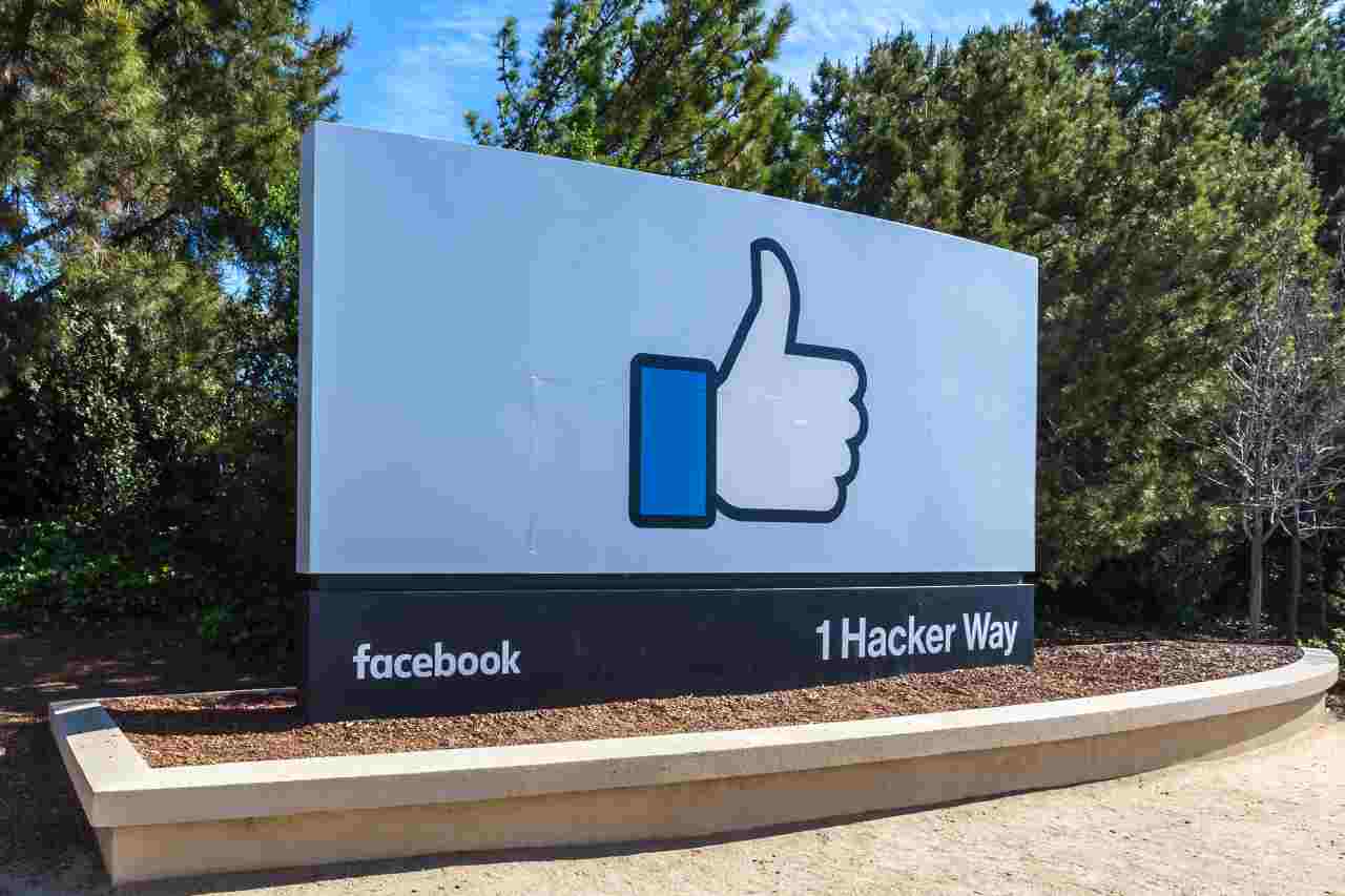 Facebook ancora nei guai (foto Adobestock)