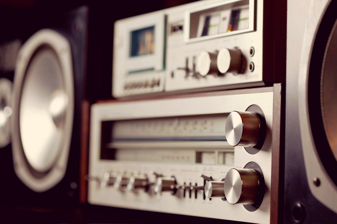 Stereo Retro (Adobe Stock)