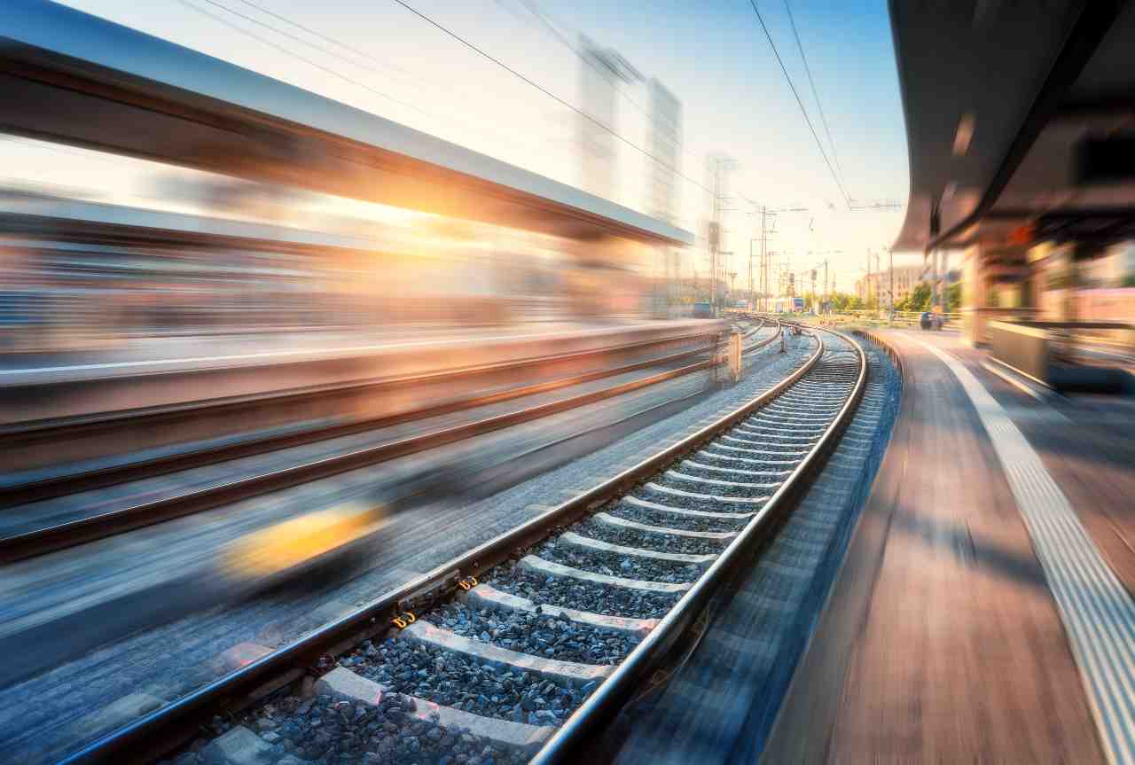 Treno a levitazione magnetica (Adobe Stock)