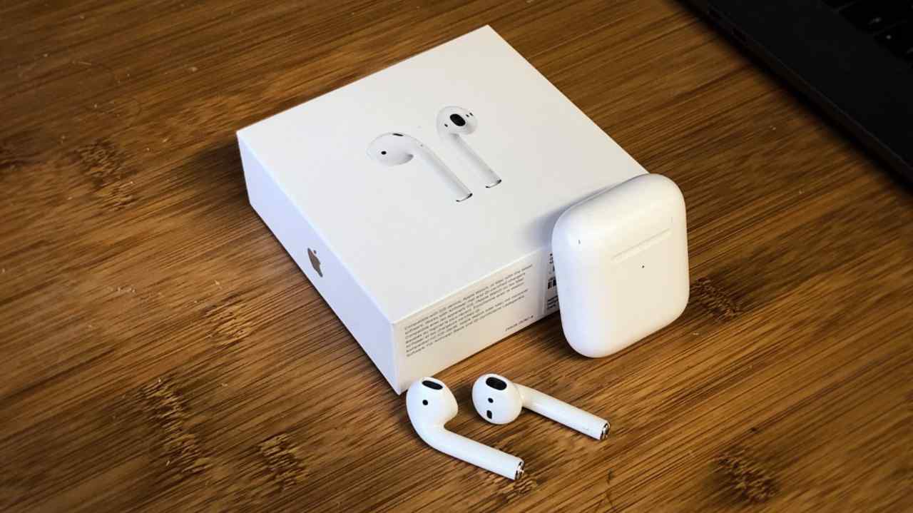 AirPods contraffatti? Ecco come riconoscerli (Foto GqItalia)