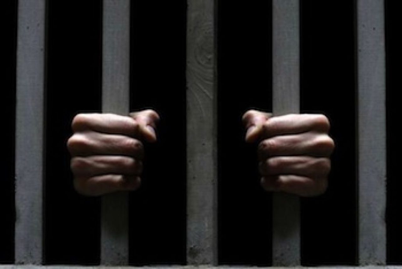 Contrabbandava prodotti contraffatti: arrestato (Foto Vistanet)