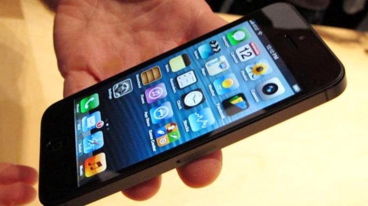 Tornano le truffe per gli iphone a 1 euro (Foto Today)