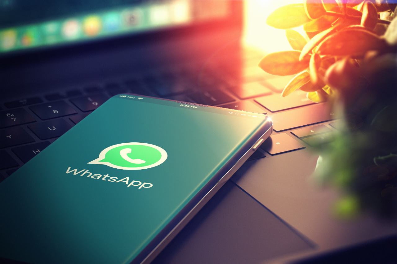 Whatsapp, la messaggistica istantanea più popolare al mondo (Adobe Stock)