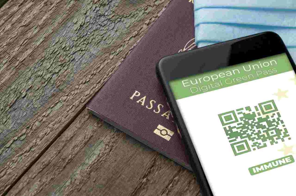 Green pass obbligatorio (foto Adobestock)