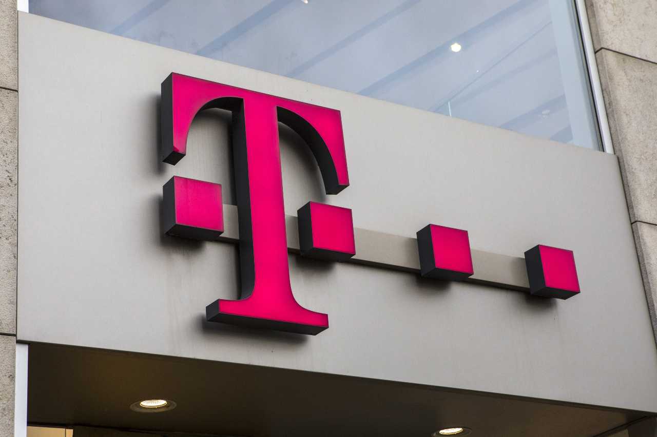 T-MOBILE (Adobe Stock)