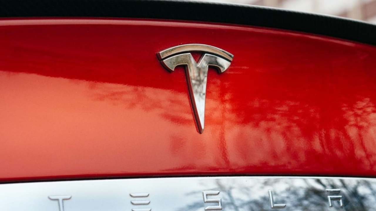 Logo Tesla