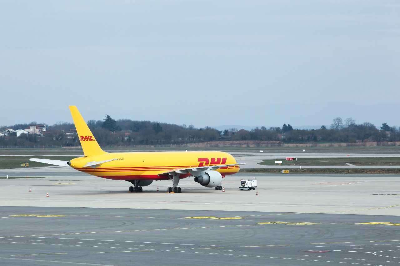 Velivolo DHL (Adobe Stock)