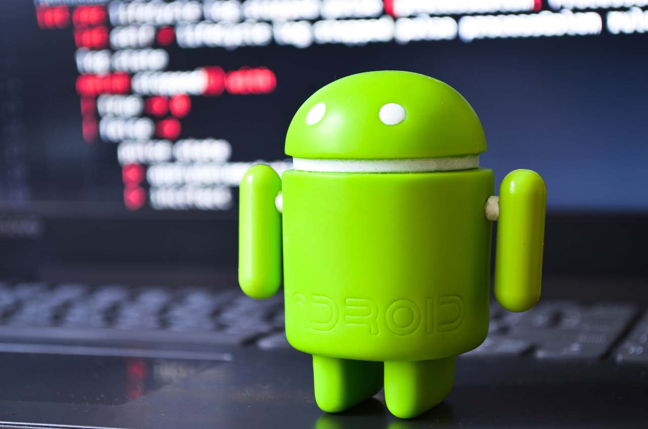 Android Studio, el IDE principal de Google para Android Incluye un editor de diseño visual (Adobe Stock)