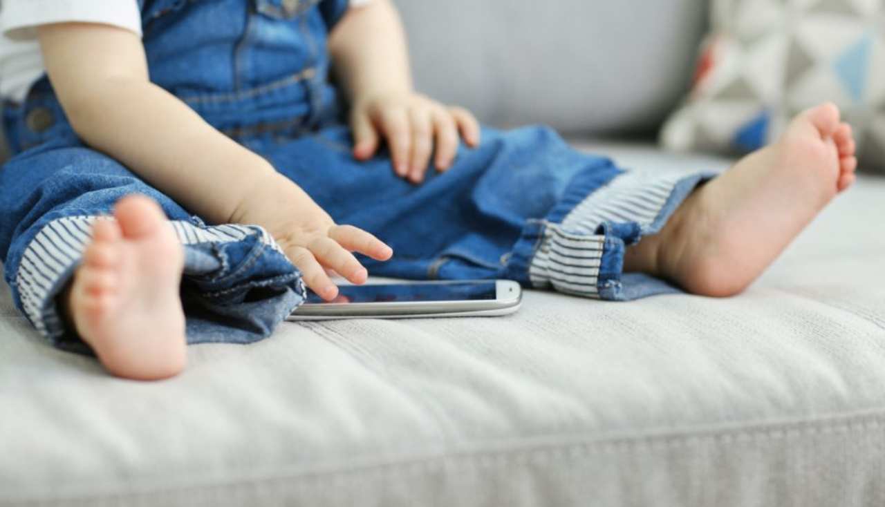 Smartphone e bambini, le regole (Foto Uppa.it)