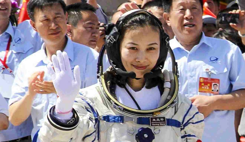 Solo due donne nella missione per la stazione spaziale cinese: Liu Yang e Wang Yaping (scmp)