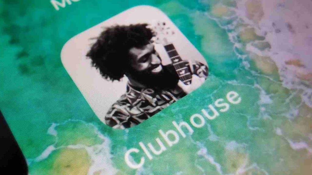 Dati Cliubhouse e Facebook in vendita (Foto Fanpage)