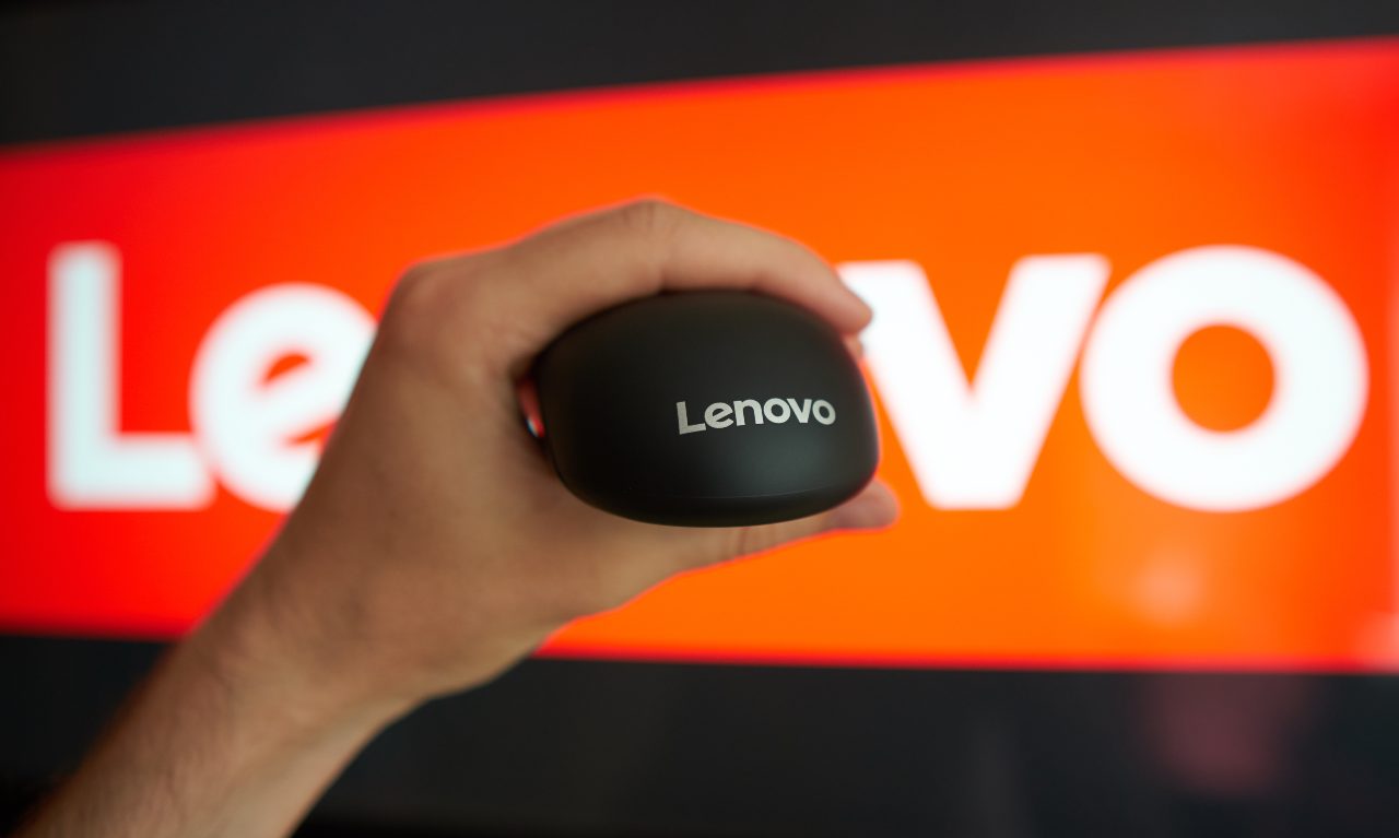 Lenovo, due tablet e le cuffie wireless fra le novità di settembre (Adobe Stock)