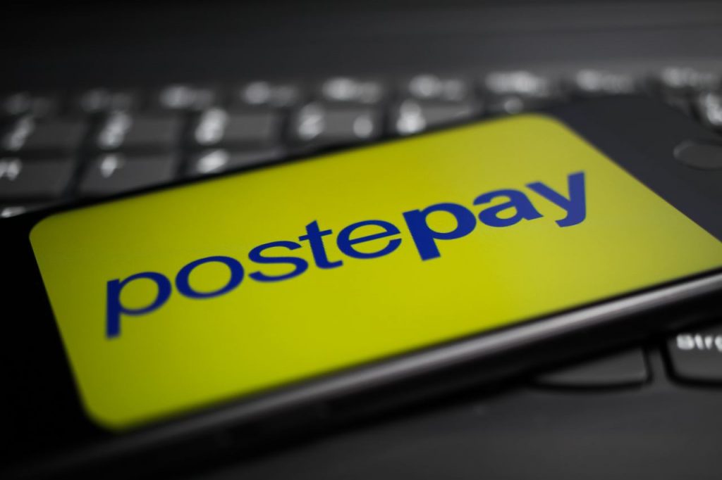 PosteCasa, la nuova offerta di postepay per tutto settembre (Adobe Stock)