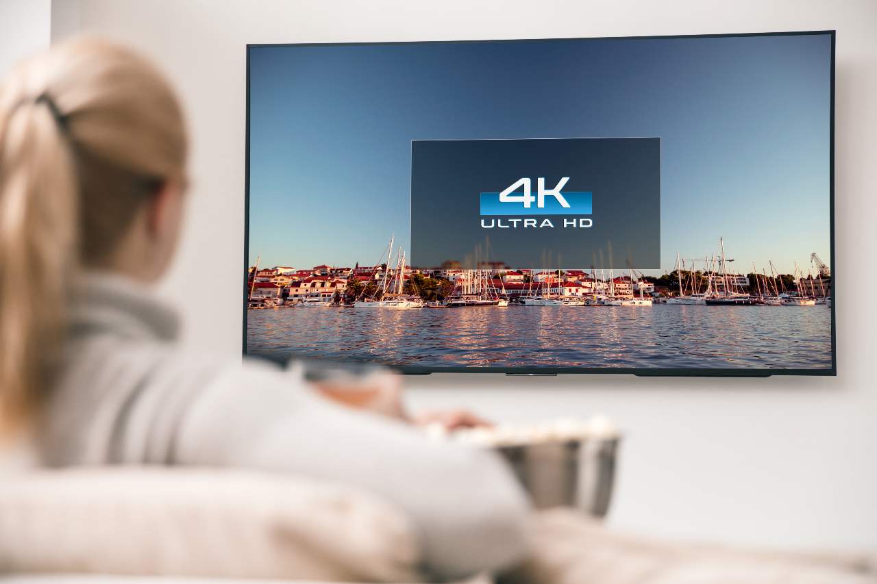 Televisore 4K (Adobe Stock)