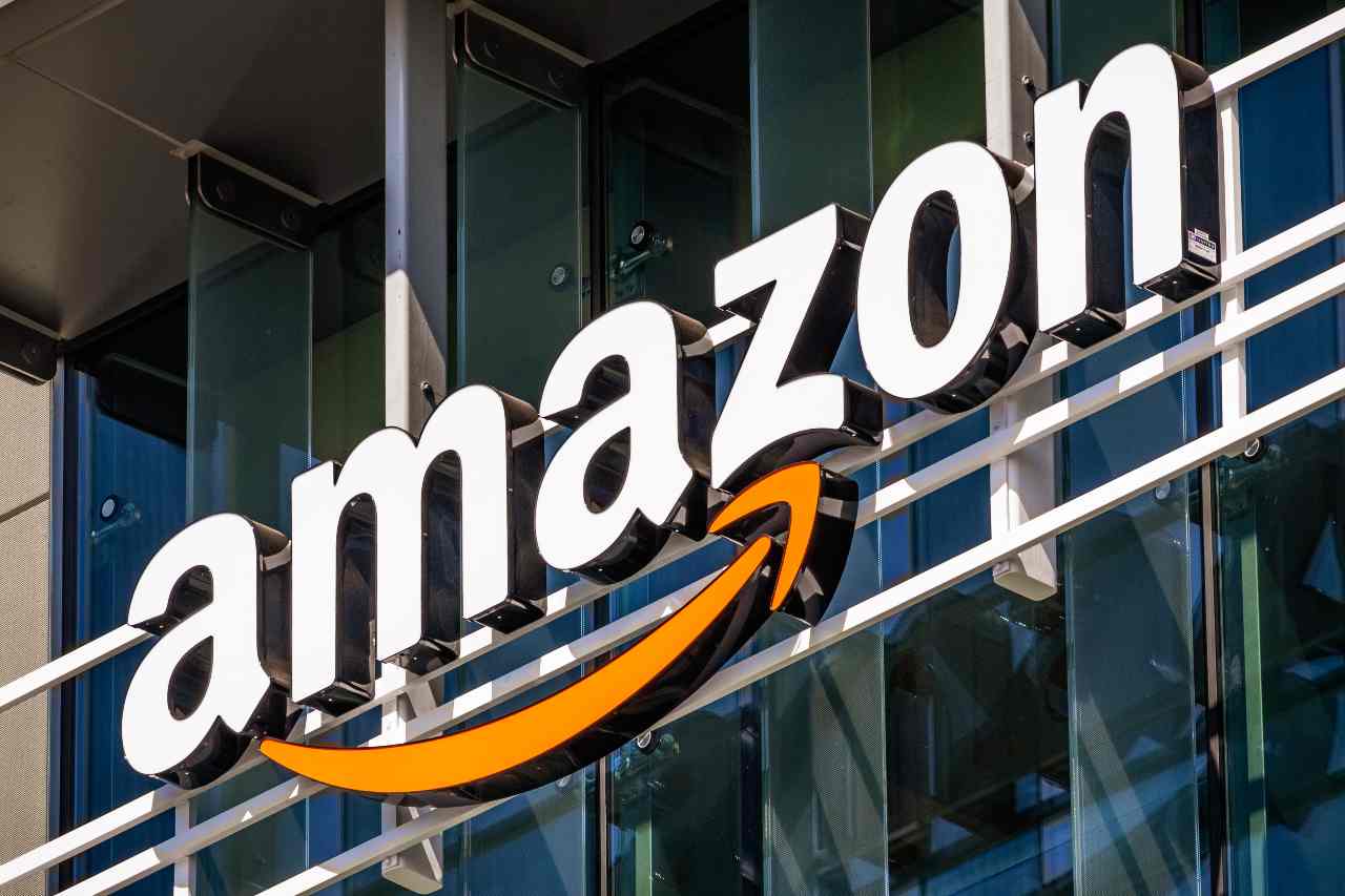 Amazon, colosso di Seattle fondato da Jeff Bezos (Adobe Stock)