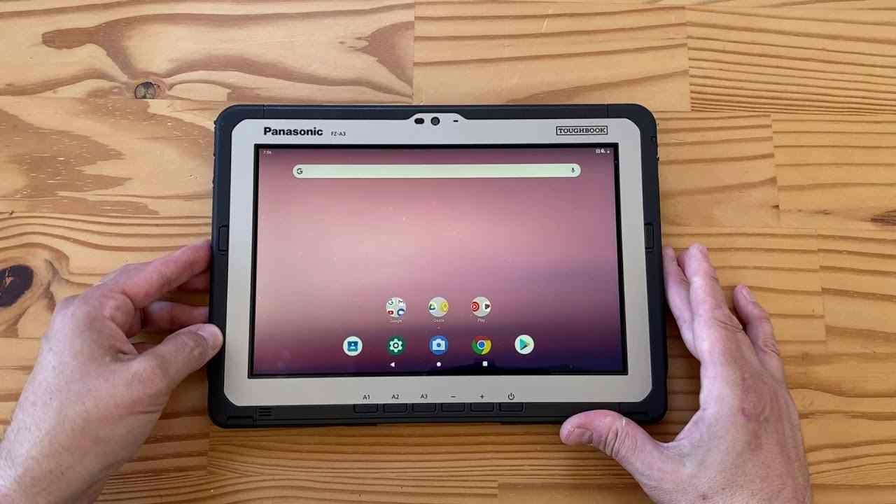 Il tablet Toughbook A3 di Panasonic ha una doppia batteria sostituibile a dispositivo aperto (Youtube) 
