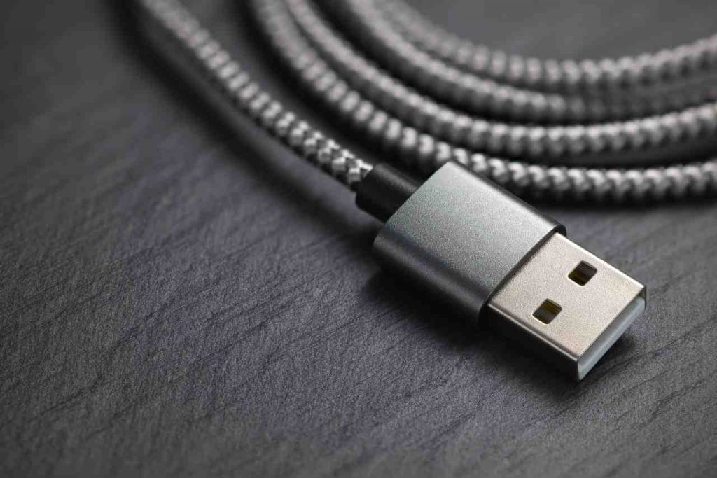 Cavo USB, il Consorzio mette ordine (Adobe Stock)