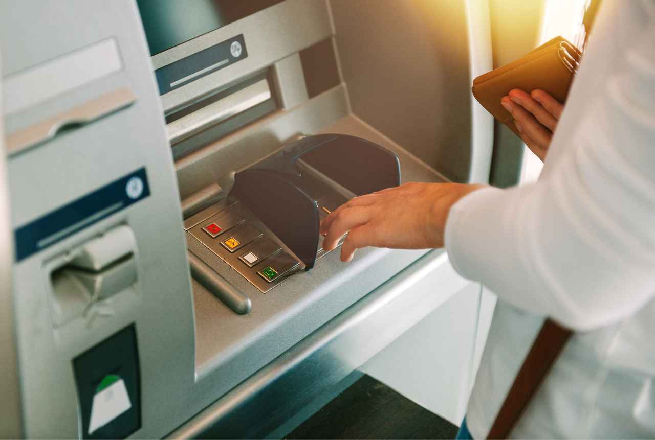ATM (Adobe Stock)