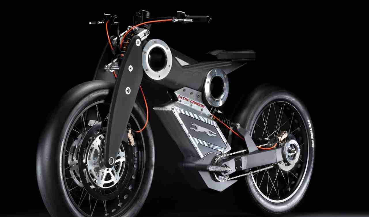 Carbon Moto Parilla 20211227 cmag