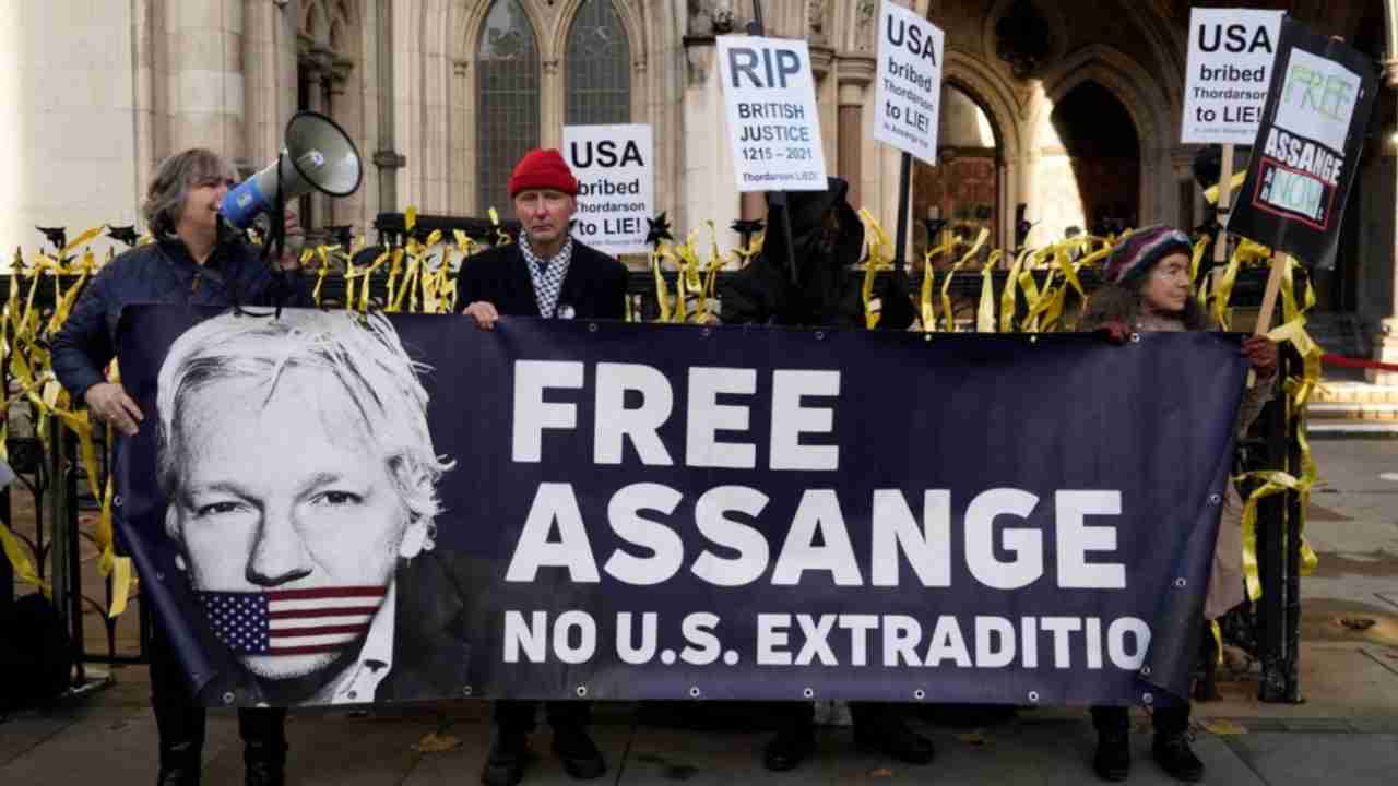 Proteste per Assange