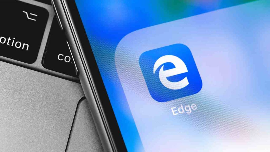 Microsoft getta la spugna e lascia cambiare il browser predefinito: fine dell'era di Edge?