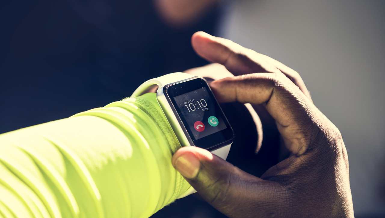 Smartwatch incredibile a €29, con misurazione battito cardiaco, pressione e saturimetro
