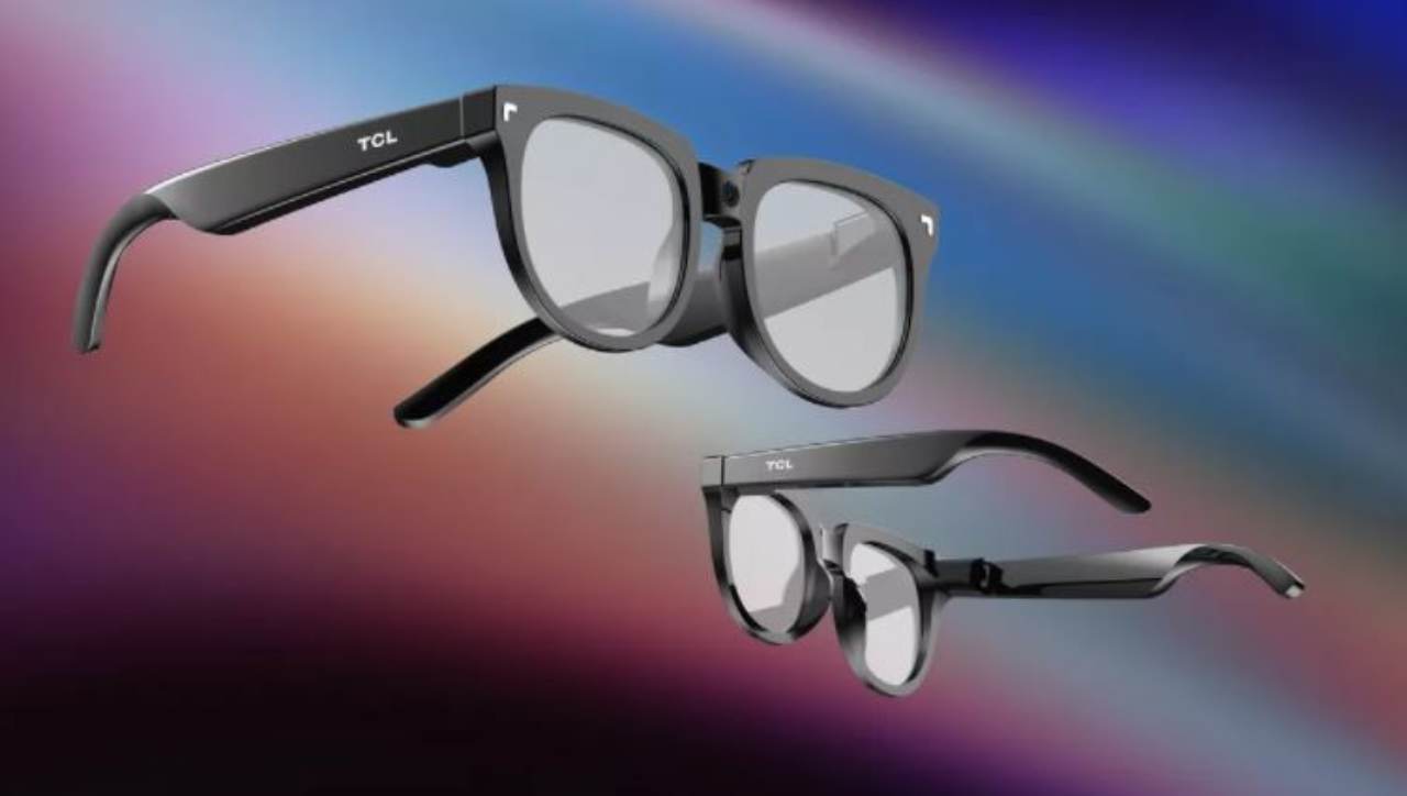 TCL stupisce al CES 2022 con un paio di occhiali, semplice d'apparenza, che integrano display MicroLED per la AR