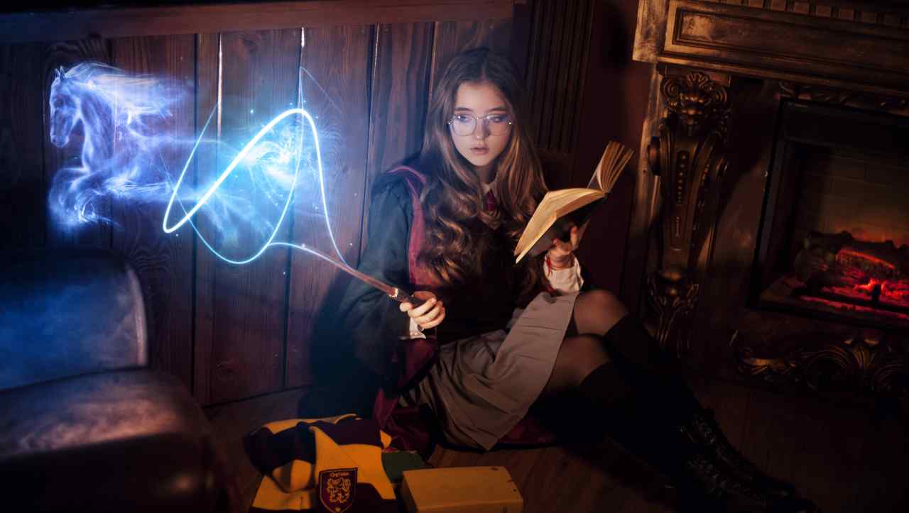 Adori Harry Potter? Questo App farà brillare la torcia dello smartphone come la bacchetta magica dei protagonisti