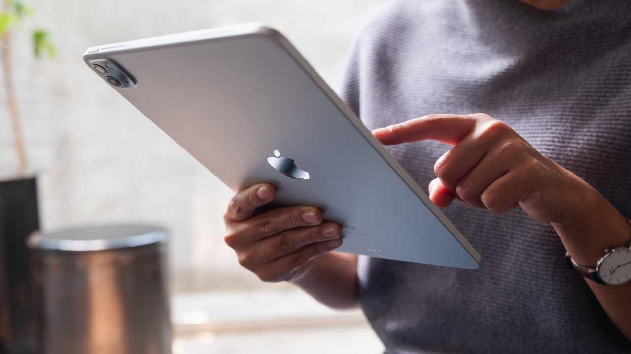 Apple iPad Pro 2021 Wi-Fi + Cellular con €300 di sconto è il miglior affare del momento