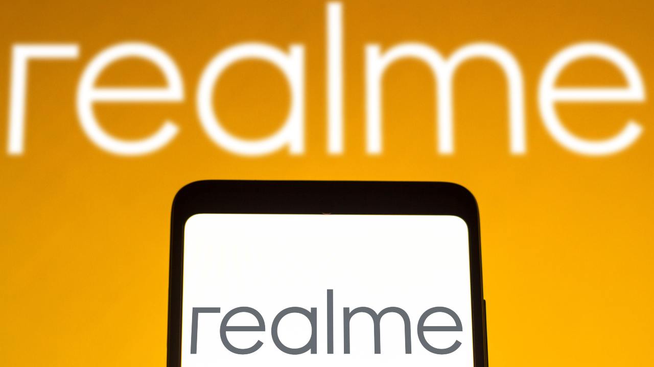 Realme presenterà (probabilmente) al MWC il caricatore wireless per smartphone più potente al mondo