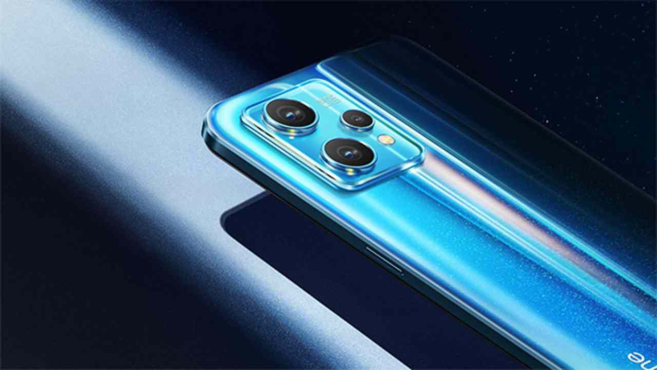 Realme inventa lo smartphone camalente: cambia colore in 5 secondi in base all'esposizione alla luce