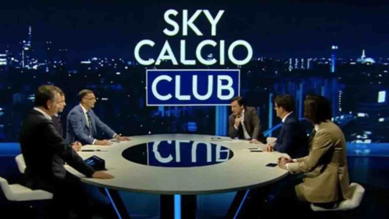 Sky Italia si becca una super multa dalla AGCOM: a quanto pare il problema è il pacchetto Calcio