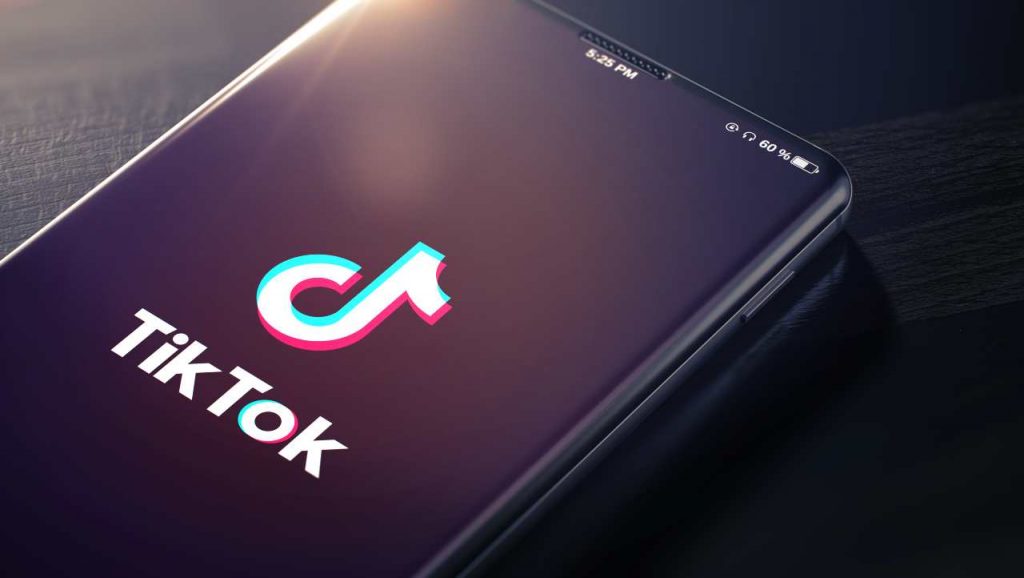 TikTok senza freni, ora i video potranno arrivare a 10 minuti; utenti in delirio per la noviità